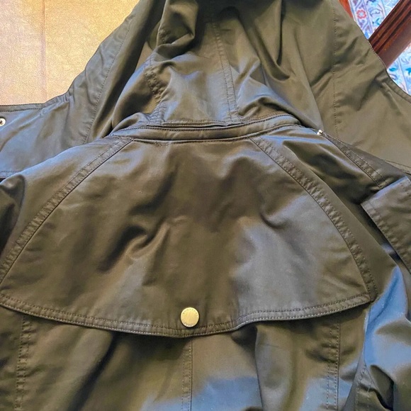 Burberry Coat - Picture 9 of 13